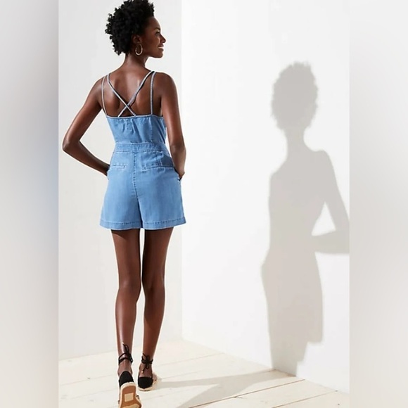 Ann Taylor LOFT Blue Light Wash Strappy Chambray Romper With Pockets Size 2 - Picture 2 of 12